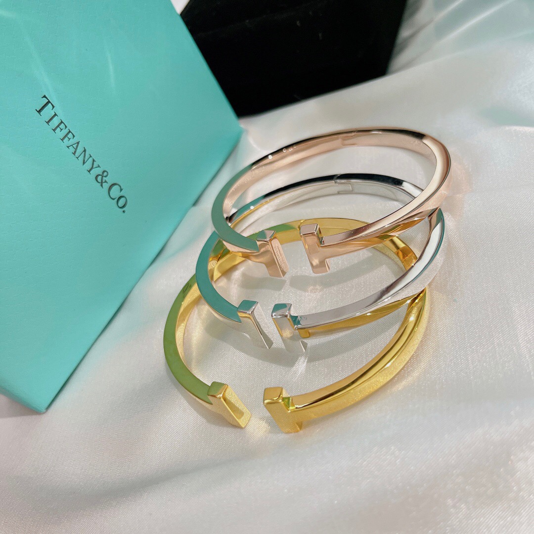 13위 TIFFANY & CO 티파니 T 스퀘어 브레이슬릿 팔찌