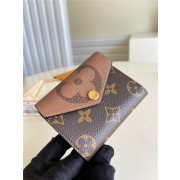 47위 LOUIS VUITTON 루이비통 조에 월릿 M80725