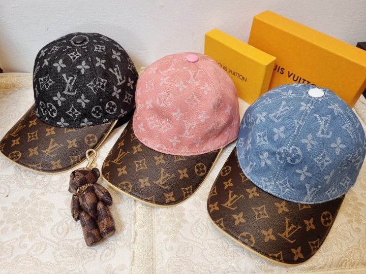 LOUIS VUITTON  루이비통 모노그램 로고볼캡