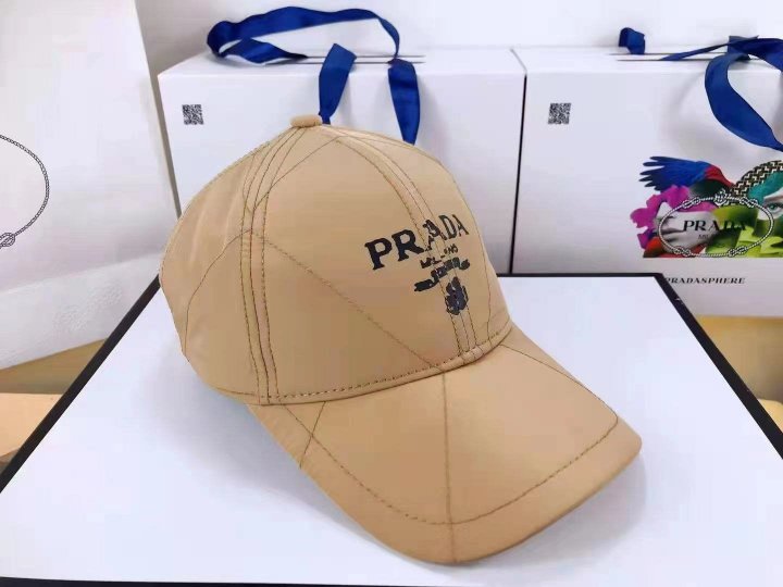 PRADA 프라다 패디드 캡