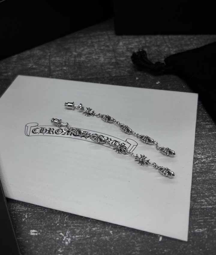 Chrome Hearts 크롬하츠 CH PLUS 타이니 5링크 귀걸이 silver.925 [1:1제작]