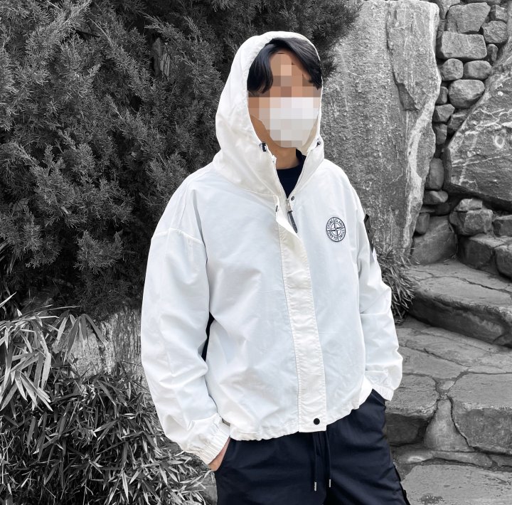 Stone Island 스톤아일랜드 ARMS SIDE 컬러블럭 나일론 고스트와팬 숏 JK[세미오버핏]