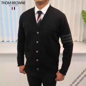 ★(판매완료)★ Thom Browne 톰브라운 사선완장 베이직 가디건 95-100 국내배송건