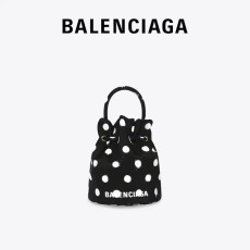 BALENCIAGA  발렌시아가 여성 버킷백  ba97x