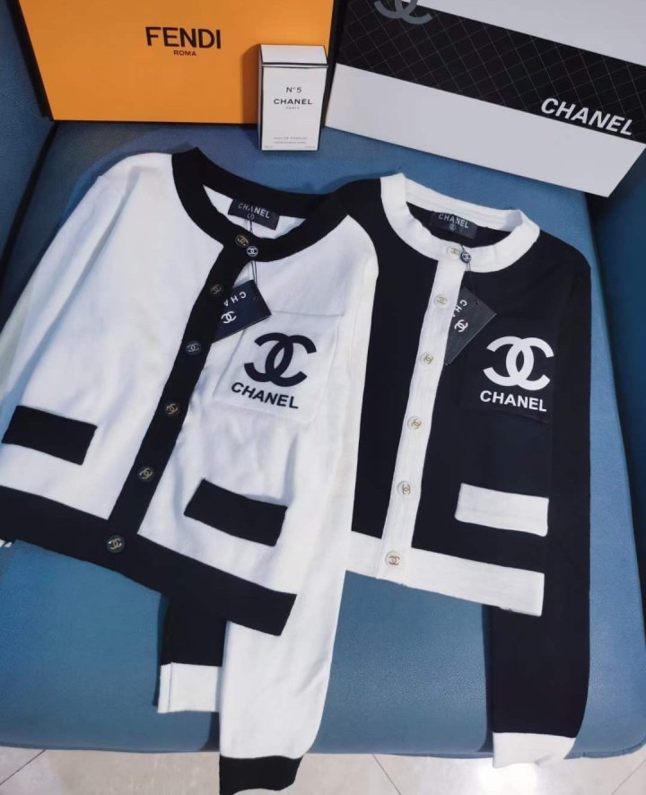 CHANEL 샤넬 세미슬림 배색 캐시 가디건