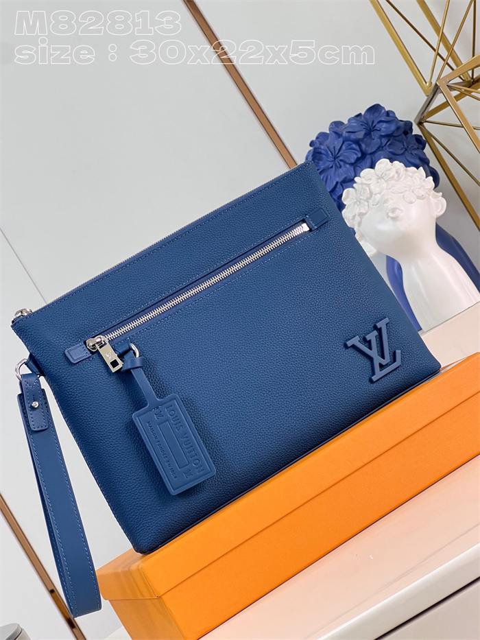 LOUIS VUITTON 루이비통 테이크오프 파우치 M82813