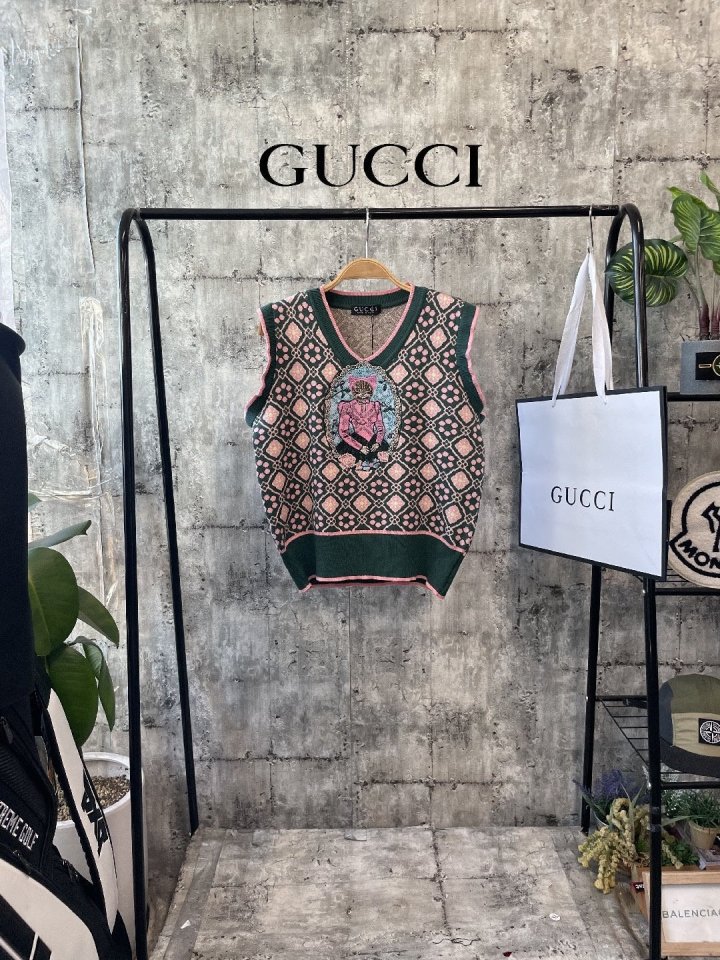 GUCCI 구찌  미러캣츠 니트조끼