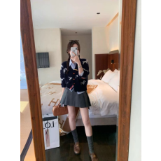 THOM BROWNE 톰브라운 쟈카드 퍼피 스웨터