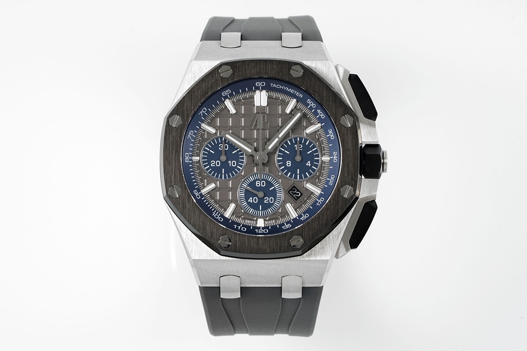 AUDEMARS PIGUET  오데마피게 로얄오크 오프쇼어 크로노 그레이 26420