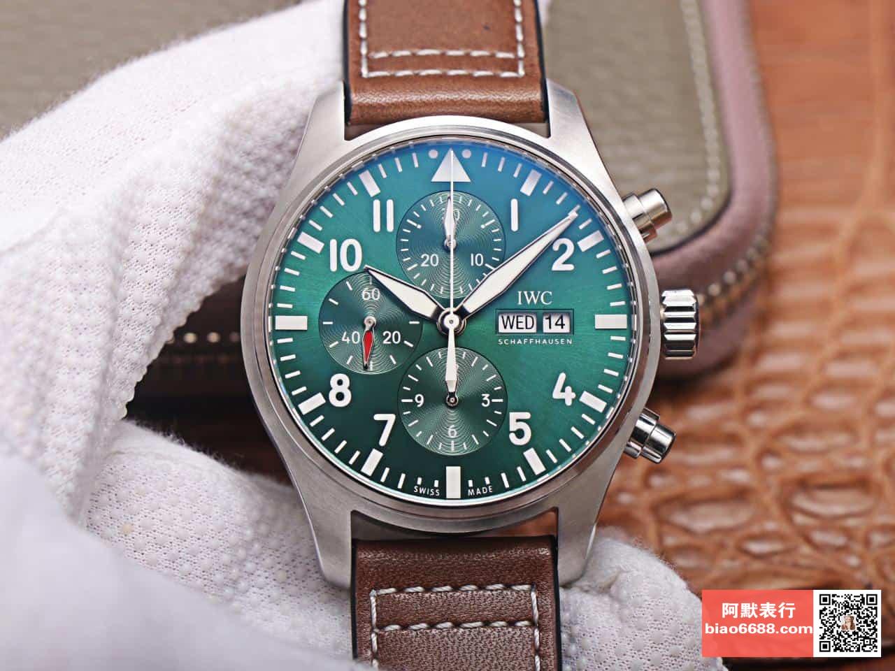 IWC 아이더블유씨  파일럿 더블크로노그래프 레이싱 그린다이얼