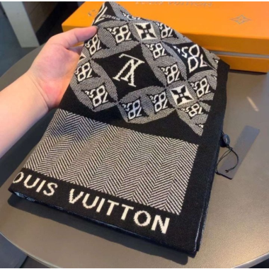 LOUISVUITTON 루이비통  머플러 수입