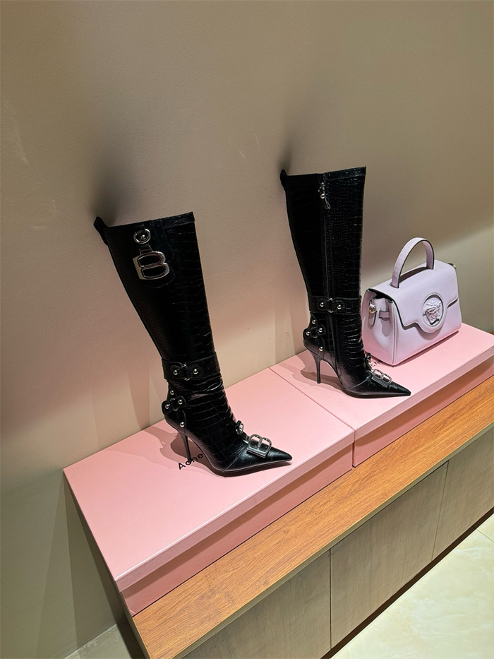 BALENCIAGA 발렌시아가 여성용 롱 부츠 (굽높이10.5CM) B98200 2024/신상