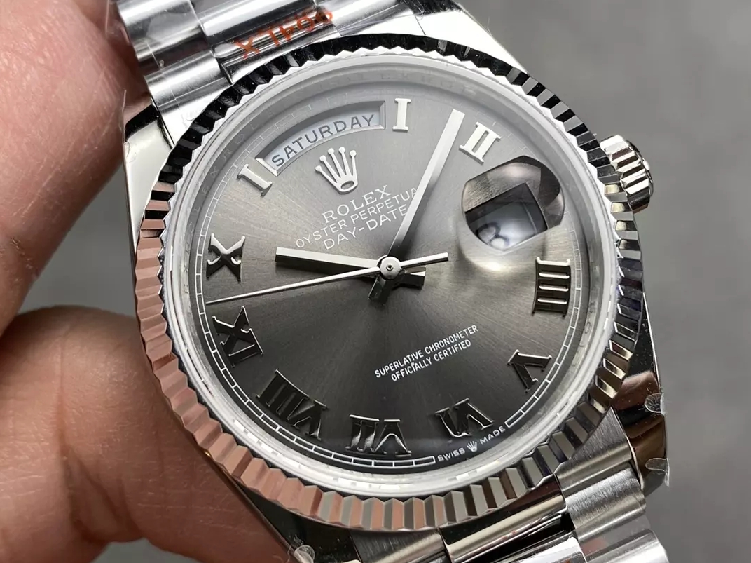 ROLEX 로렉스 데이데이트 그레이 로만 다이얼 화이트 골드 금통 36mm