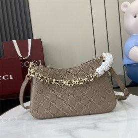 GUCCI 구찌 GG 엠블럼 스몰 숄더백 815263 2024/신상 2COLOR