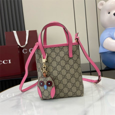 GUCCI 구찌 핸드폰백 831899 2024/신상 4COLOR