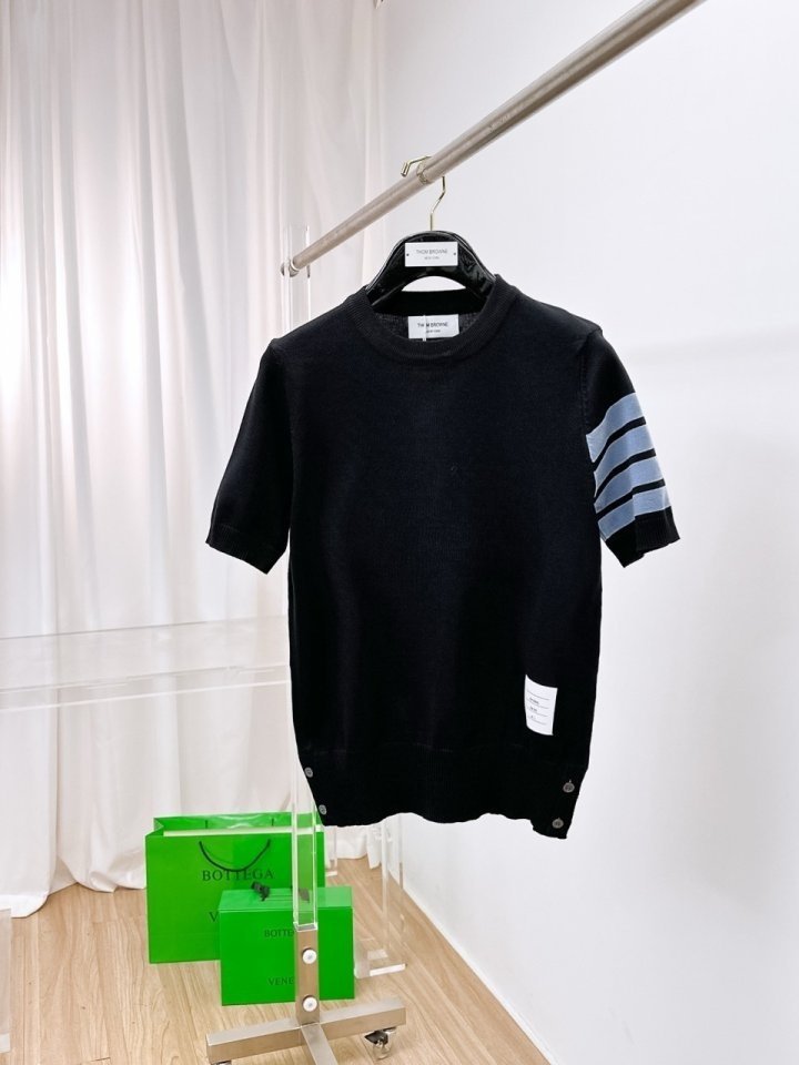 THOM BROWNE 톰브라운 4선완장 니트 2COLOR