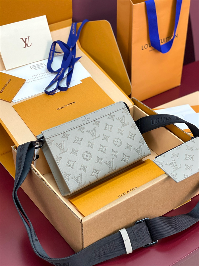 LOUIS VUITTON 루이비통 가스통 웨어러블 M81115