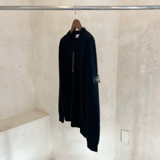 STONE ISLAND 스톤아일랜드 스티치 디테일 크루넥 니트