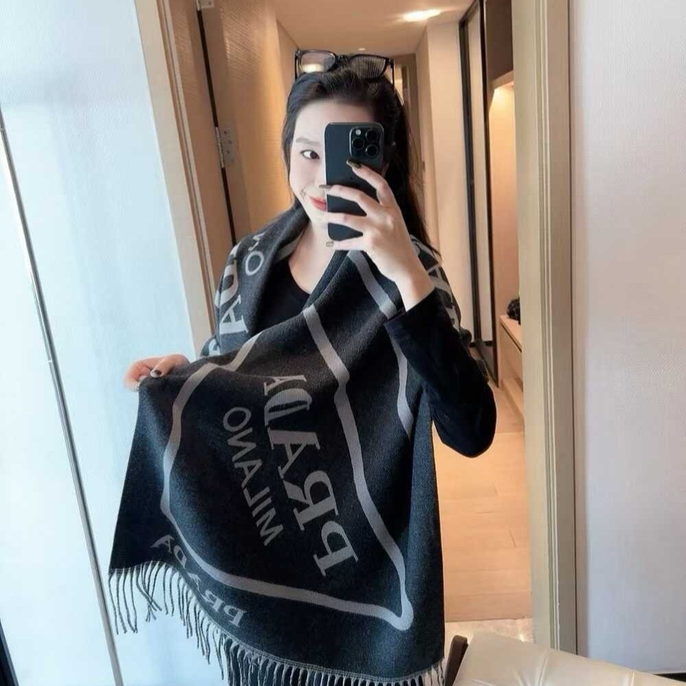 PRADA 프라다 캐시미어 숄 머플러