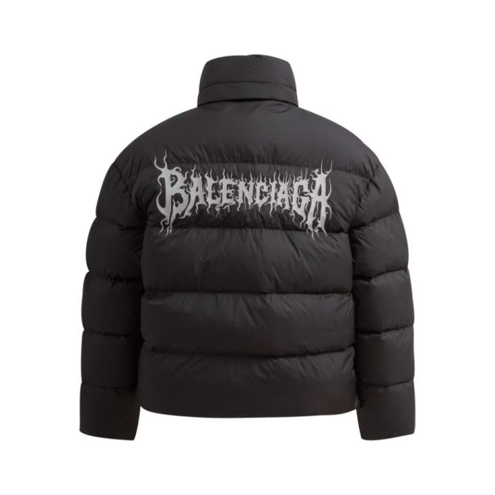 BALENCIAGA 발렌시아가 메탈 로고 다운 패딩 　