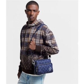 LOUIS VUITTON 루이비통 크로스백 M26823