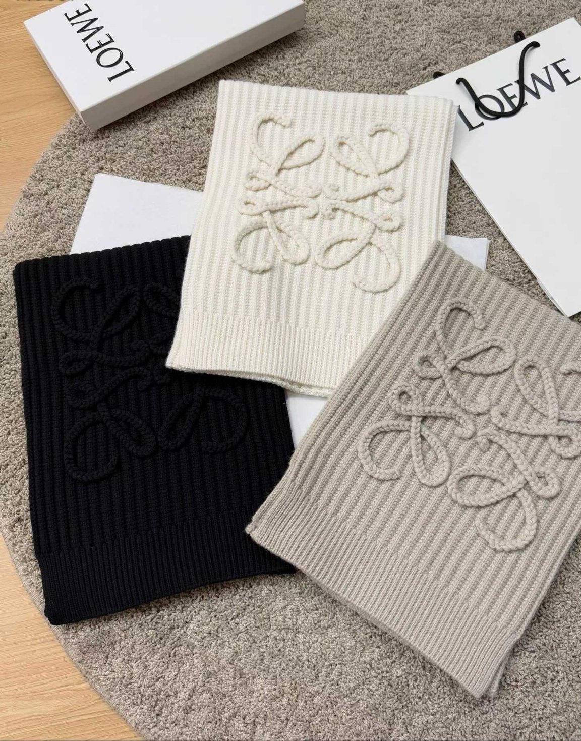 LOEWE 로에베 니트 머플러