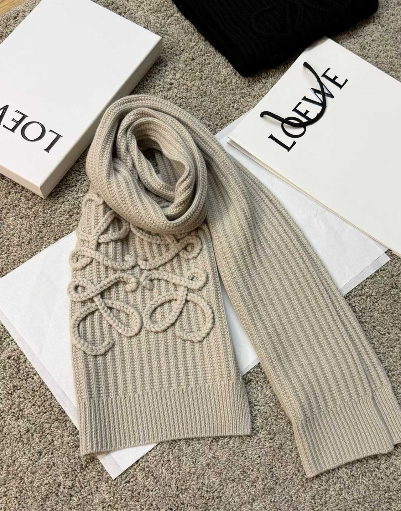 LOEWE 로에베 니트 머플러