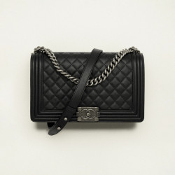 ●실사● 샤넬 보이 플랩백