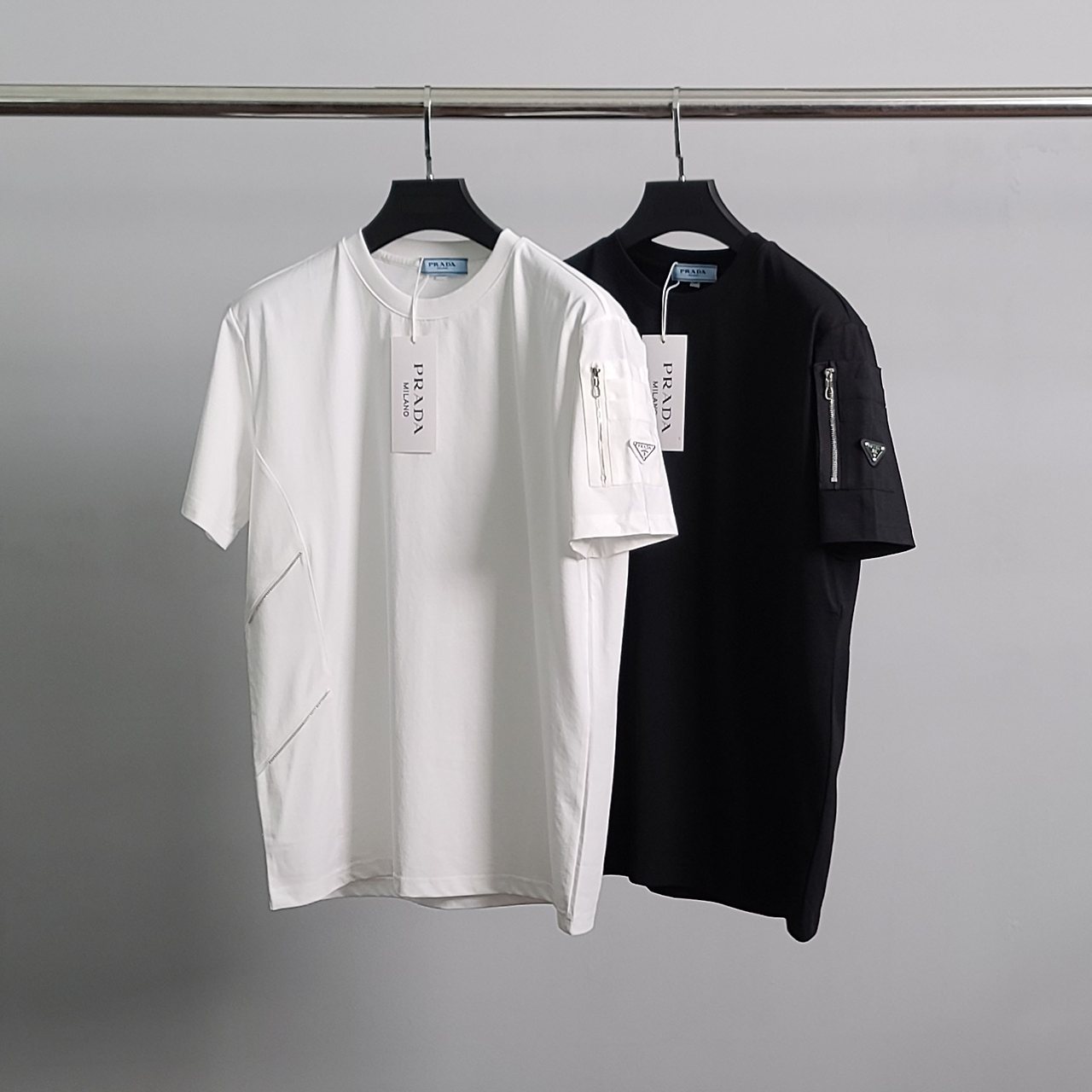 PRADA 프라다 멀티지퍼 라운드 반팔티