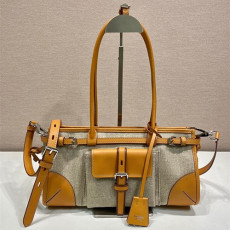 PRADA 프라다 시그니처 미디엄 숄더백 1BA426