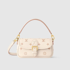 LOUIS VUITTON 루이비통 나노 다이앤 M13642