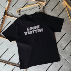 LOUIS VUITTON 루이비통 엠보로고 티셔츠