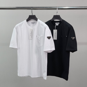 PRADA 프라다 언발포켓 라운드 반팔티