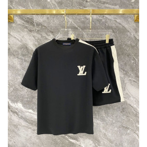LOUIS VUITTON 루이비통 607105 시그니처 자수 로고 반팔&반바지 세트 2COLOR