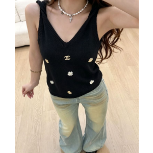 CHANEL 샤넬 1011 플라워 메탈 V넥 슬리브리스 탑 2COLOR