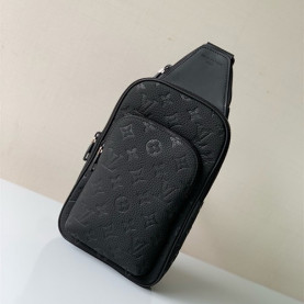 LOUIS VUITTON 루이비통 범백 M2A354