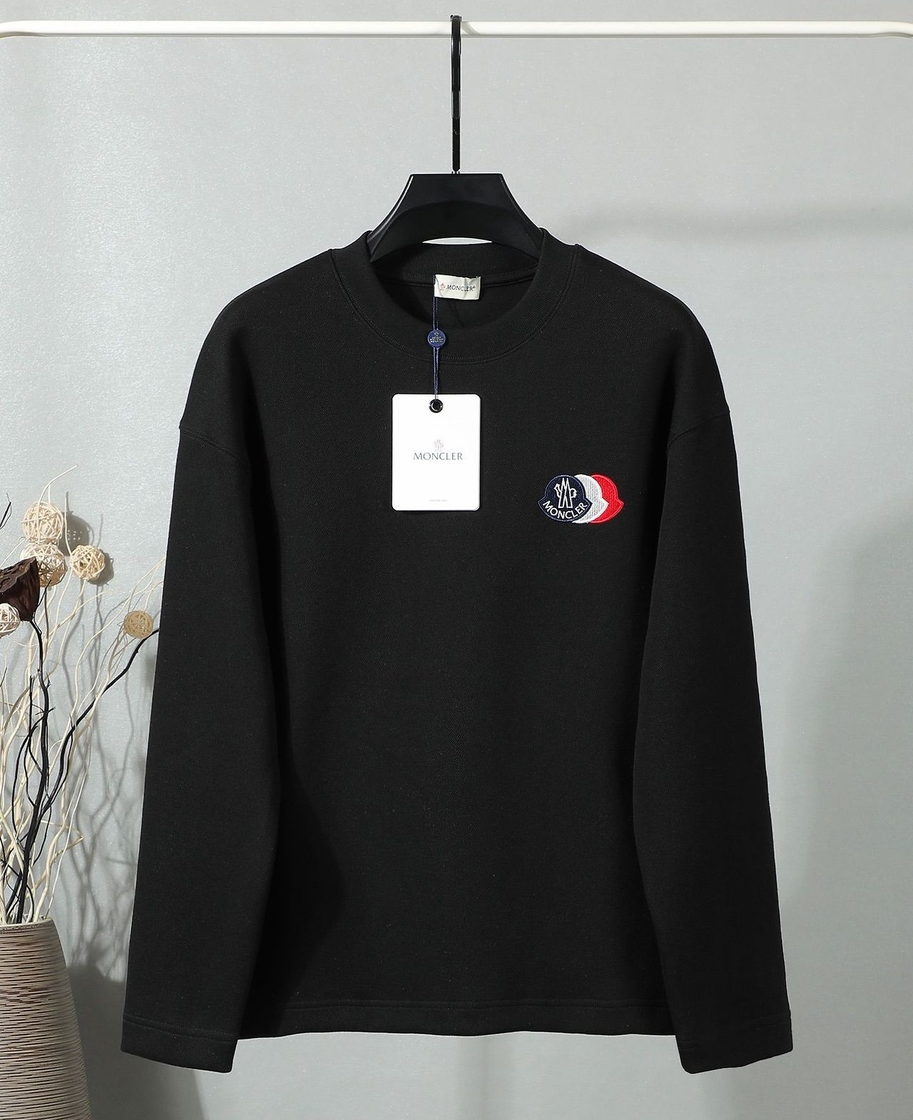 MONCLER 몽클레어 60064 트리플 로고 패치 자카드 스웨트 셔츠 2COLOR