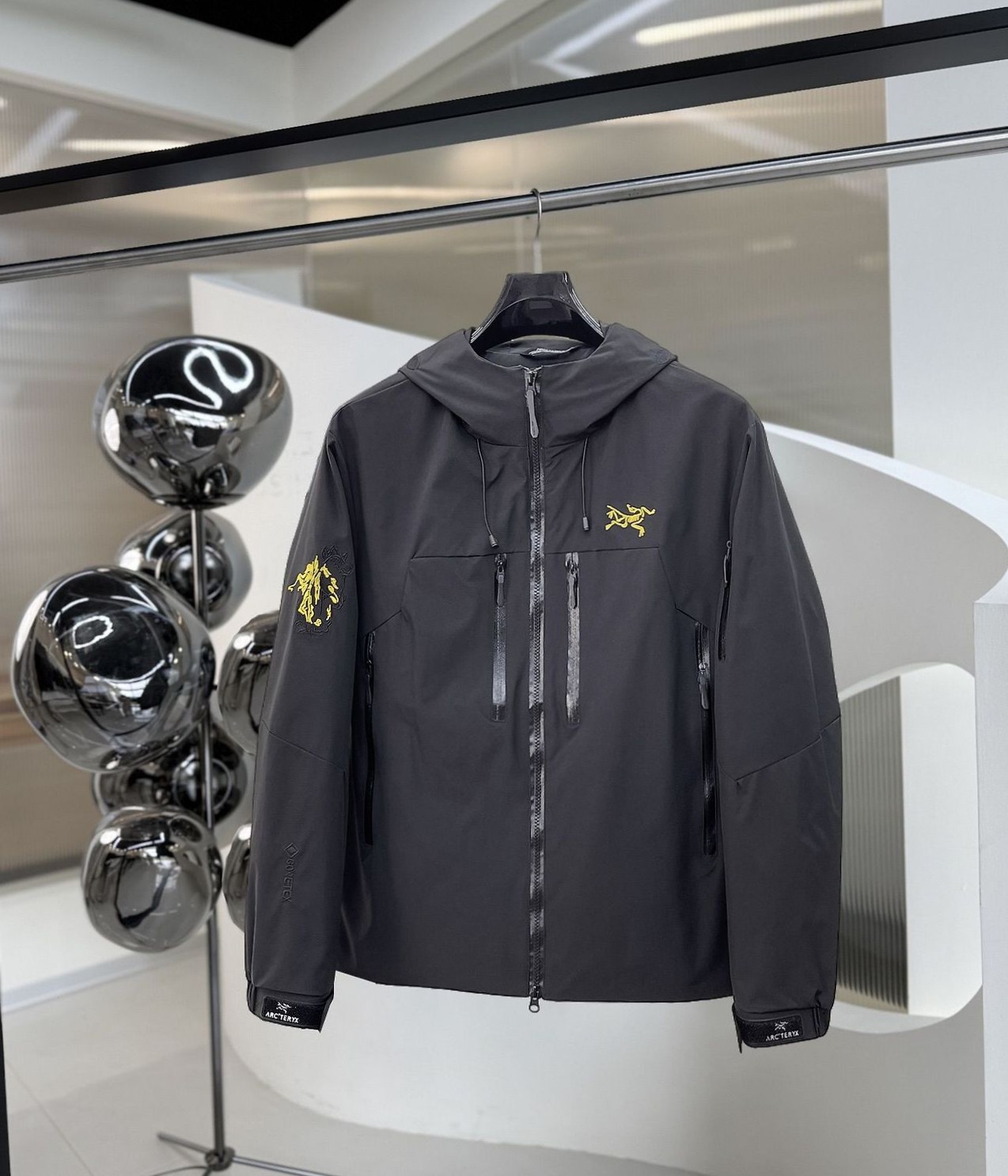 ARCTERYX 아크테릭스 60270 러시 윈드브레이커