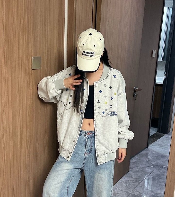 LOUIS VUITTON 루이비통 1082 멀티 컬러 모노그램 자수 데님 보머 자켓