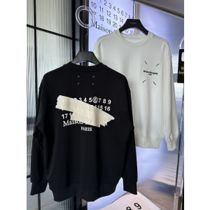 ●월간 판매 8위● MAISON MARGIELA 메종마르지엘라 테이프 나염 맨투맨 2COLOR